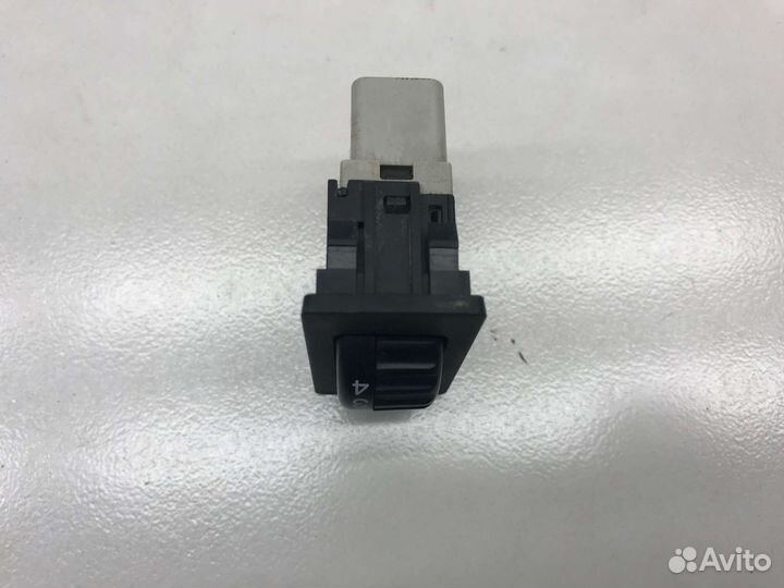 Кнопка регулировки фар Daihatsu Gran Move 2000 г.в