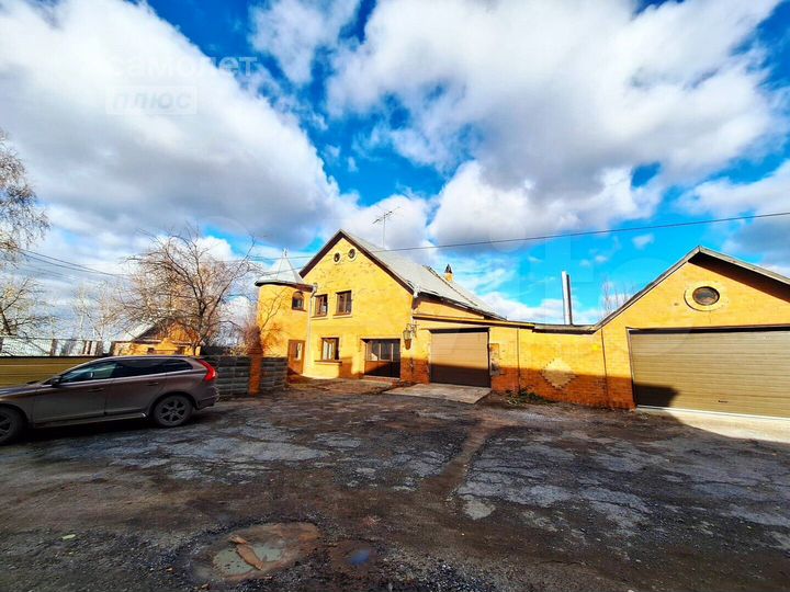 Коттедж 211 м² на участке 11 сот.