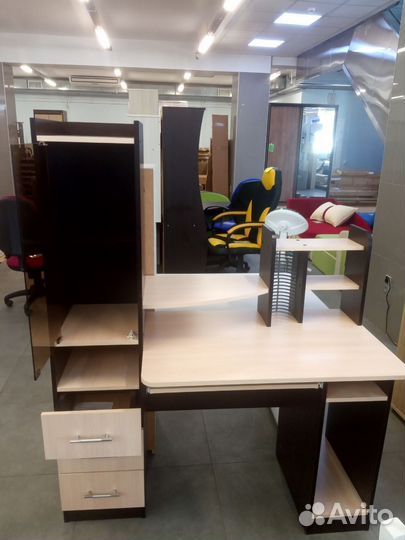 Компьютерный стол новый