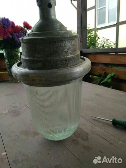 Уличный фонарь