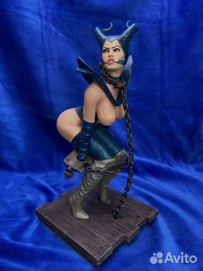 Коллекционная фигура Малефисента