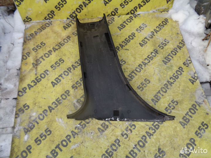 Накладка сред. стойки правая Mazda 3 BK 2002-2009