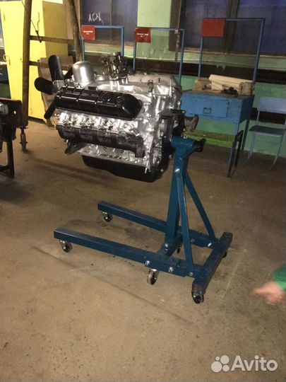 Кантователь двигателя грузоподъемностью 900 кг