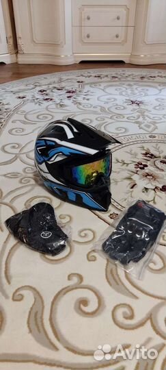 Новый мото шлем (55-61 см)