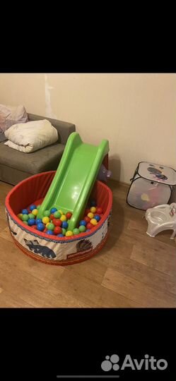 Детский сухой бассейн с горкой