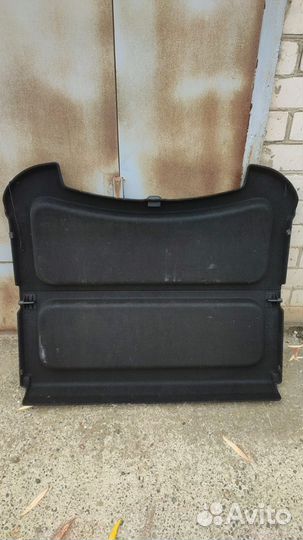 Задняя полка на Рено Дастер