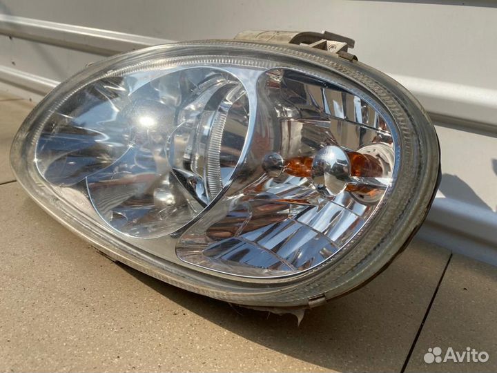 Фара передняя левая Газ 31105