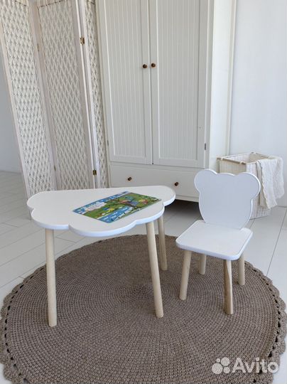 Детский стол и стул