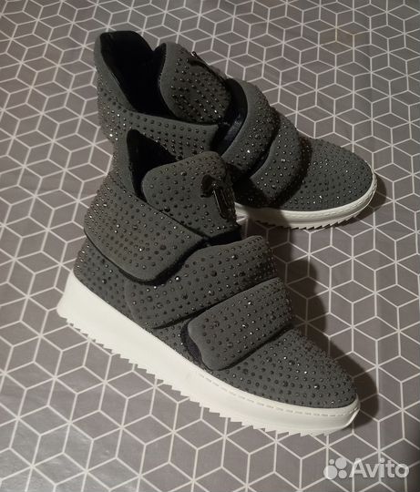 Ботинки утеплённые для девочки, новые,33 размера