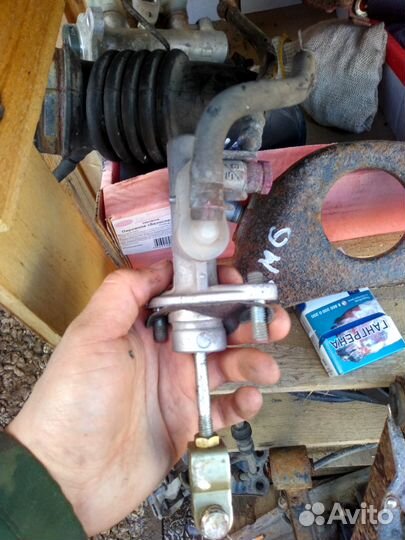 Главный цилиндр сцепления Мицубиси Лансер 9