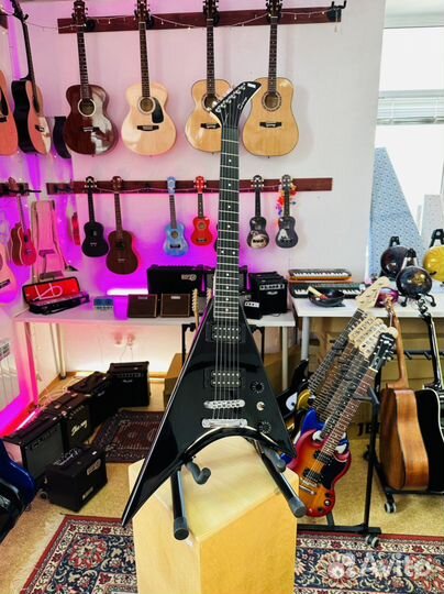 Электрогитара Caraya Новая