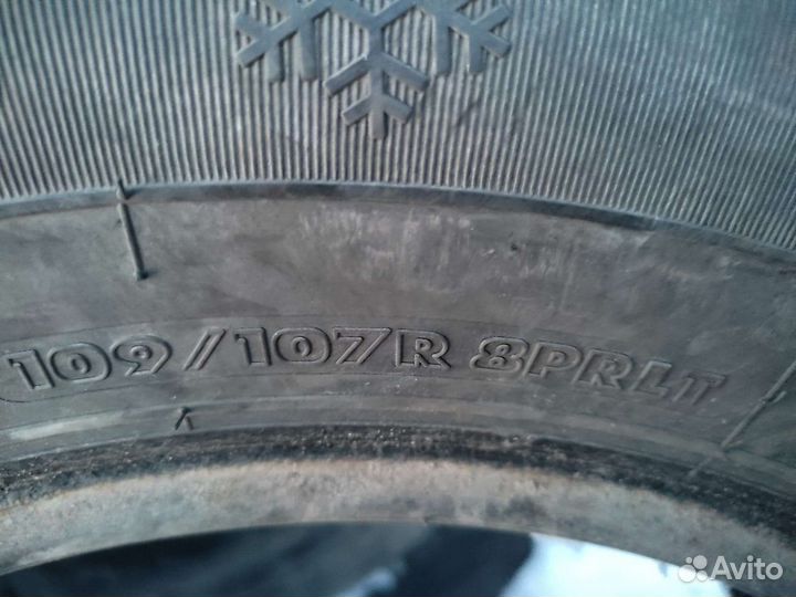 Mickey Thompson Street Comp 215/70 R15