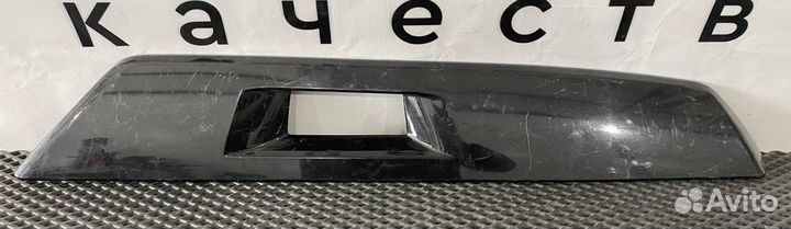 Накладка кронштейна зеркала прав. Volvo FH4