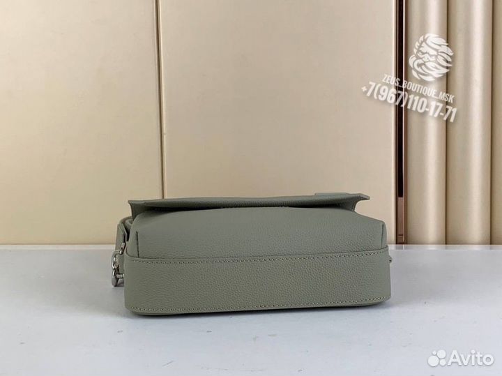 Сумка мужская чернз плечо Louis Vuitton Fastline