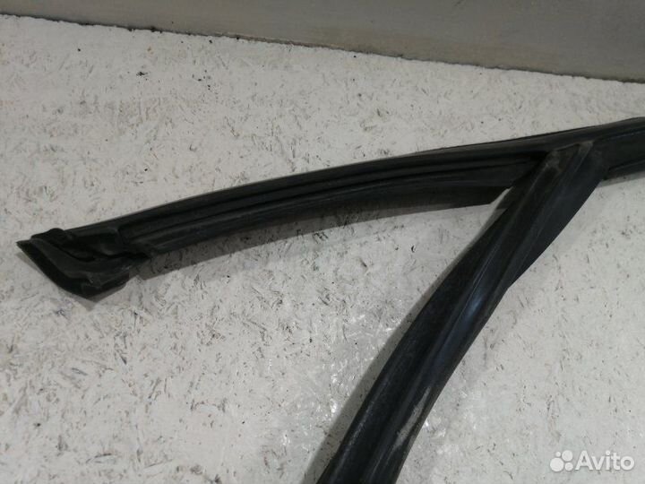 Направляющая стекла передняя левая Bmw X3 F25 20DX