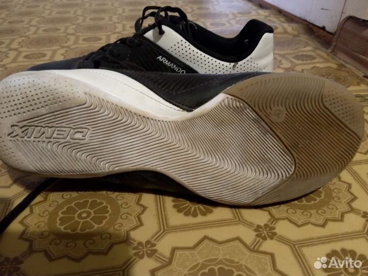 Кроссовки новые