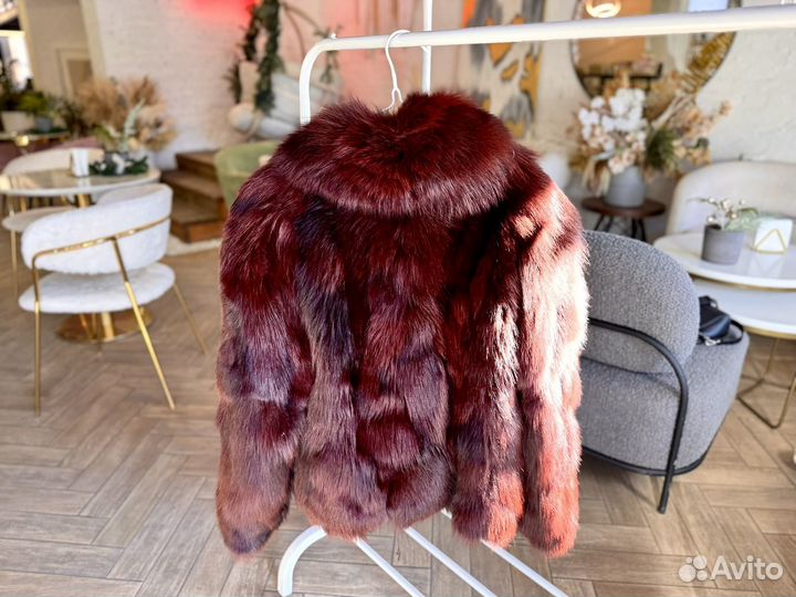 Шуба натуральная короткая бордовая