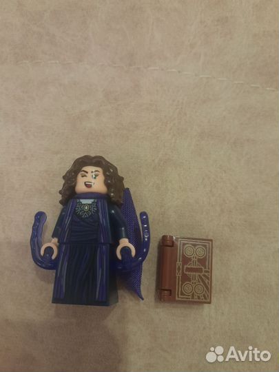 Фигурка лего Агата Хакркнес