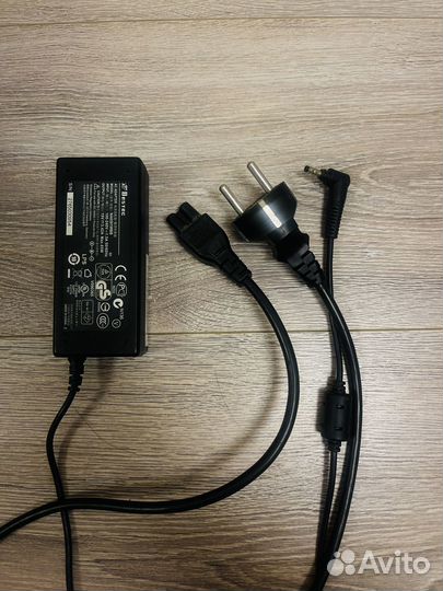 Блок питания Bestec NA6501WBB 19V 3.42A 65W