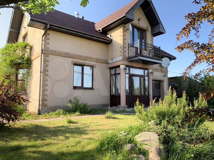 Коттедж 180 м² на участке 12 сот.