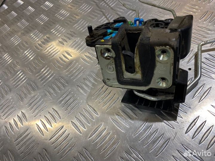 Замок двери задний правый Kia Rio 3