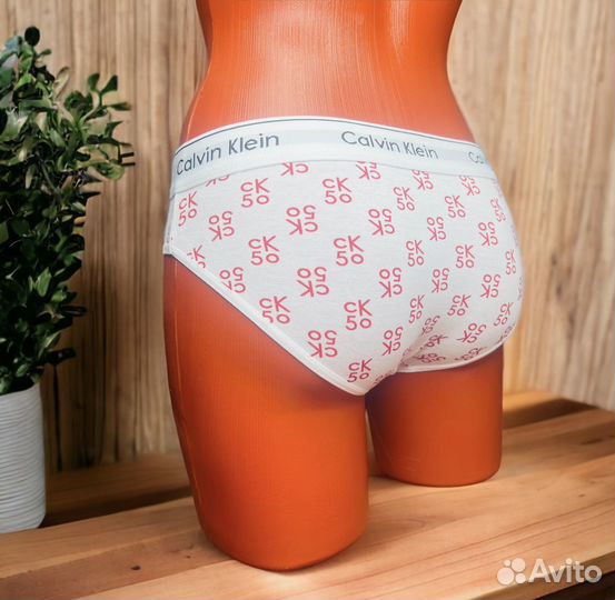 Набор женских трусов 3 штуки. Calvin Klein