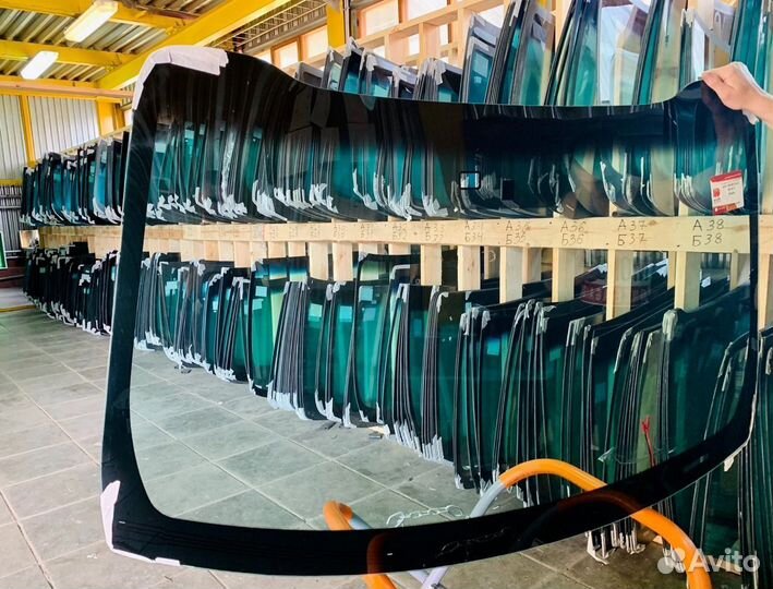 Стекло лобовое на Kia Sportage