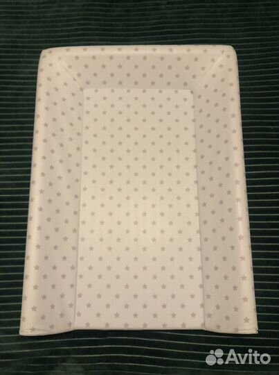 Пеленальная доска с креплениями для кроватку