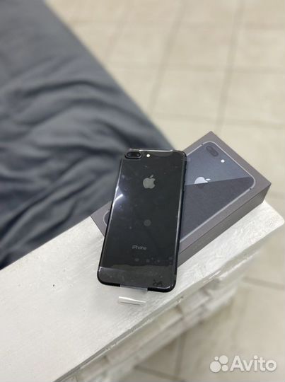 iPhone 8 Plus, 64 ГБ