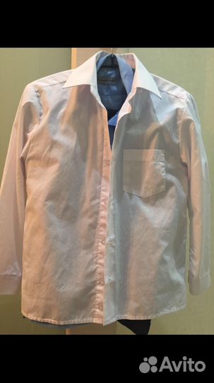 Костюм: пиджак, брюки + 2 рубашки в отл. состоянии
