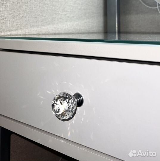 Гримерное зеркало с LED лампами в салон