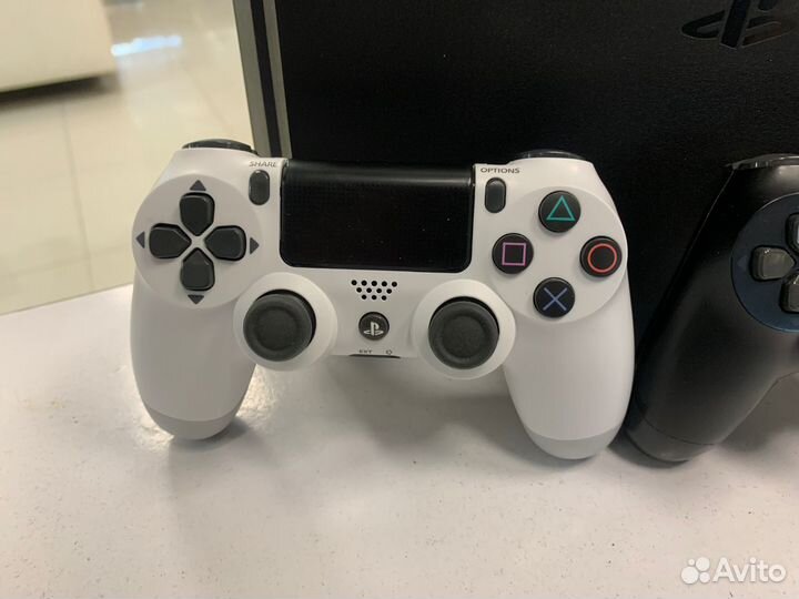 Ps4 slim 1tb+2 геймпада оригинал