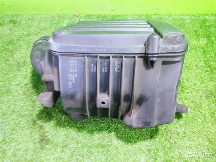 Корпус воздушного фильтра volkswagen Golf Plus 20