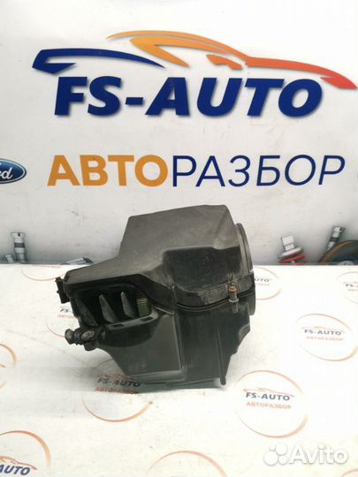 Корпус воздушного фильтра Ford C-Max 1.8 qqdb 2008