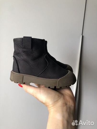 Ботинки zara 22 размер для девочки и мальчика