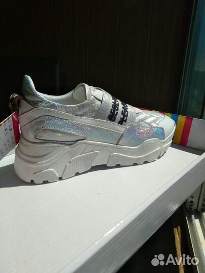 Новые кроссовки 36-39