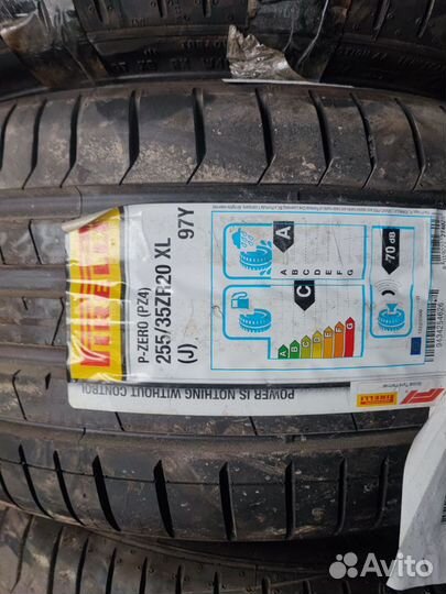 Pirelli P Zero Sports CAR 255/35 R20 Y