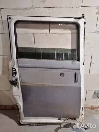 Дверь toyota daihatsu delta lite ACE noah town ACE