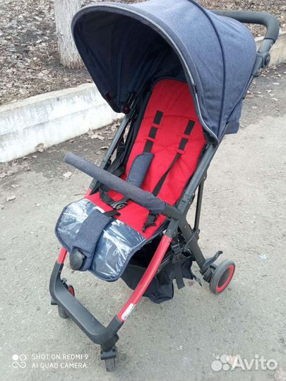 Прогулочная коляска