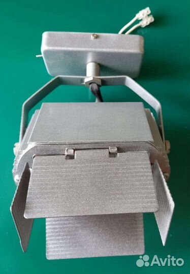 Прожектор галогеновый