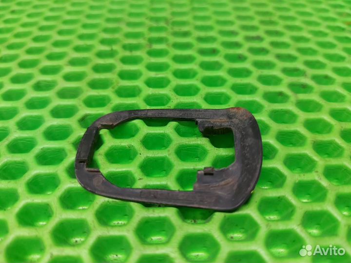 Прокладка внешней ручки двери задняя Audi Q7 S