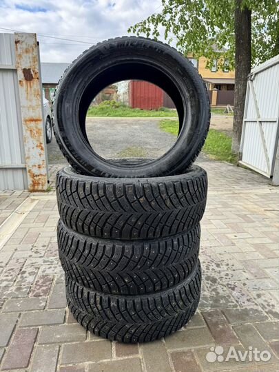 Michelin X-Ice North 4 215/55 R17