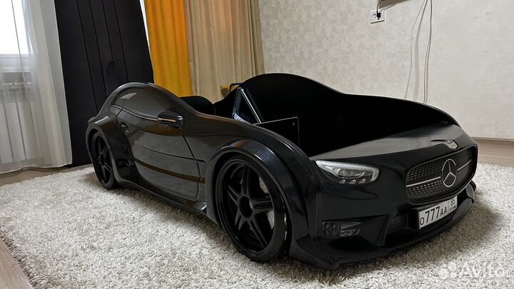 Кровать машина