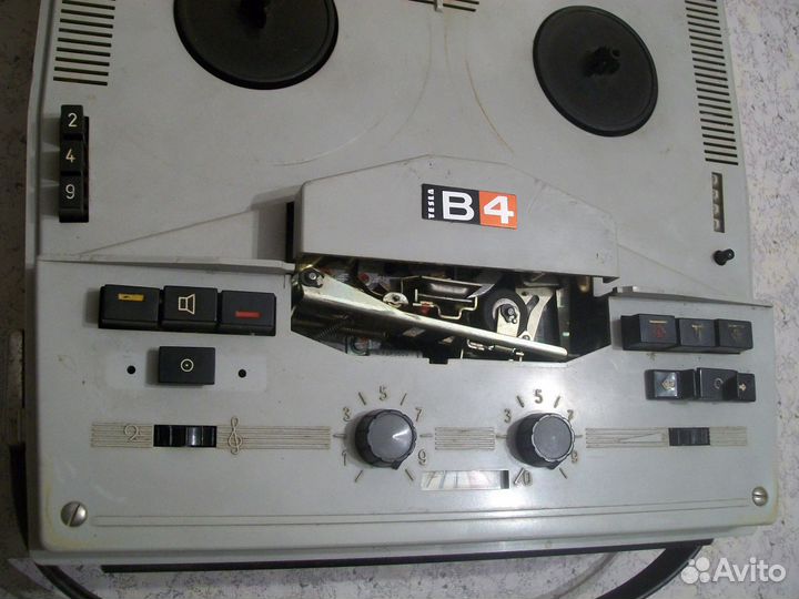 Магнитофон 