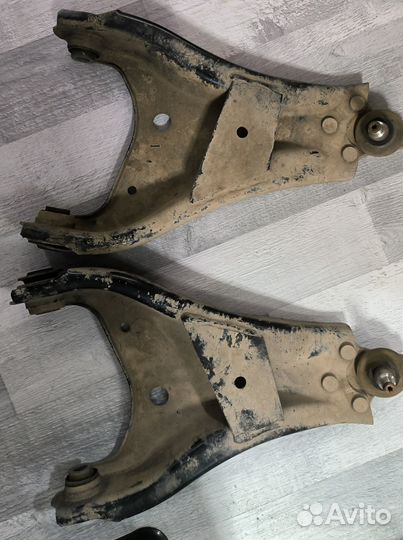 Рычаги передней подвески Renault Duster 4x4