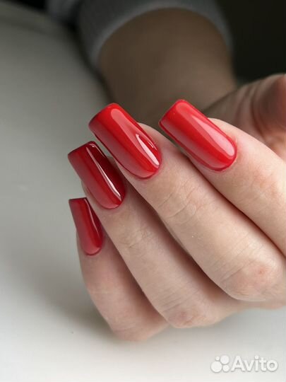 Модель на ногти