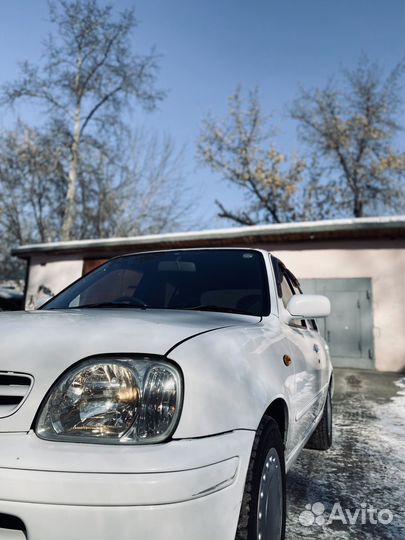 Nissan March 1.0 AT, 2001, 48 000 км