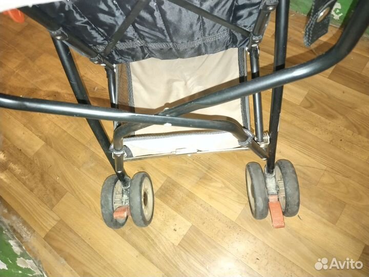 Прогулочная коляска трость