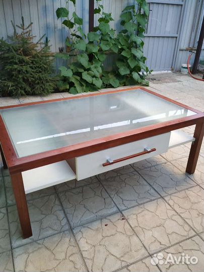 Журнальный столик