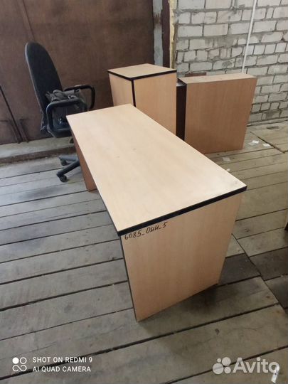 Стол приставной